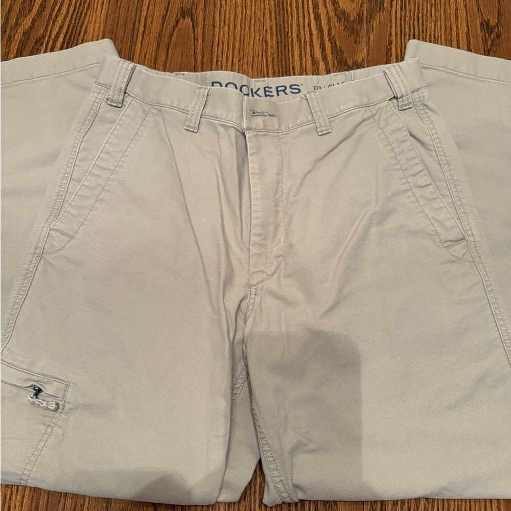 Men’s Dockers D3 Khaki Cargo Pants